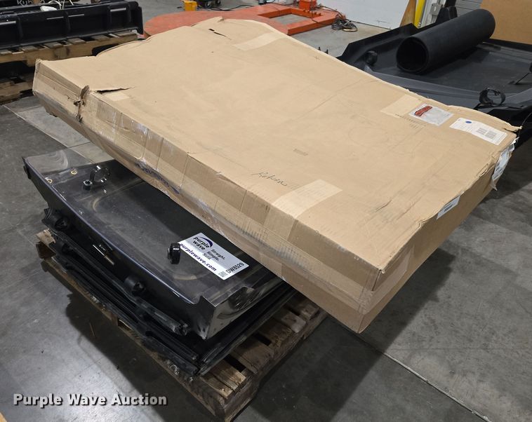 image for item DW8529 (6) Kubota windshields