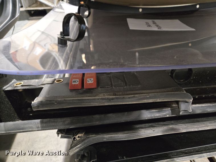 image for item DW8529 (6) Kubota windshields