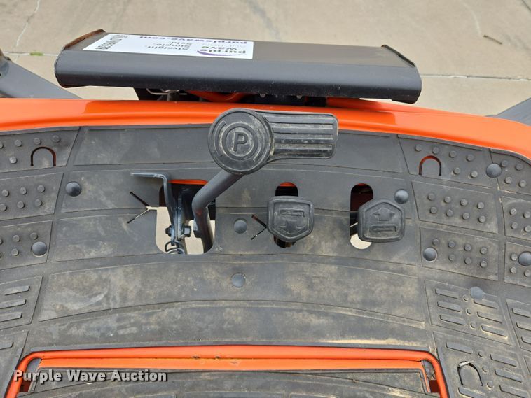 image for item DW8539 2022 Kubota ZD1211 ZTR lawn mower