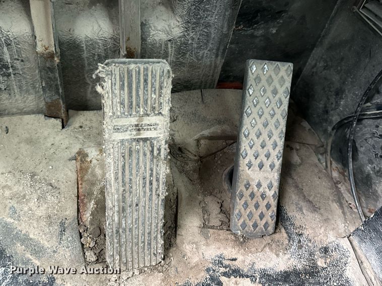 image for item EN5131 Mertz 3300 spreader