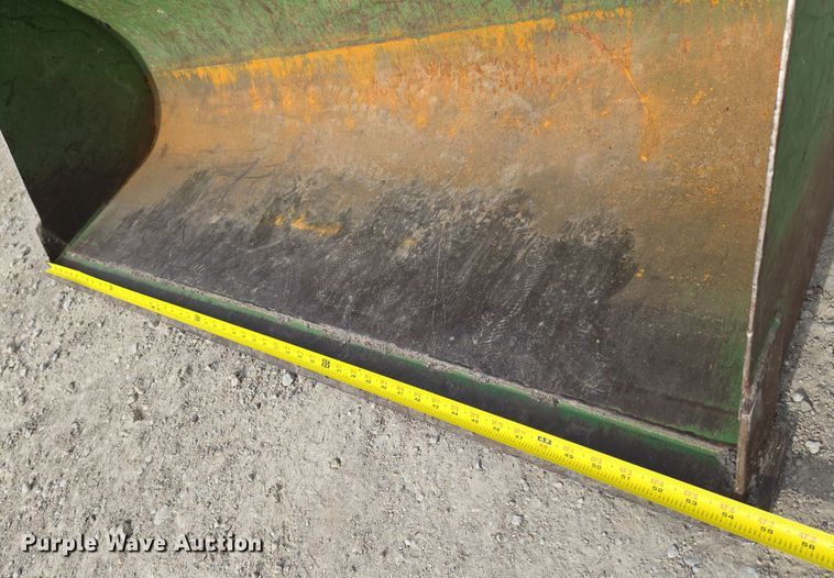 image for item EO0600 2018 John Deere 2025R MFWD tractor