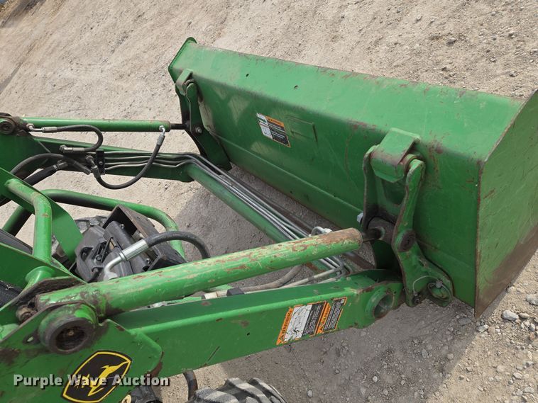 image for item EO0600 2018 John Deere 2025R MFWD tractor