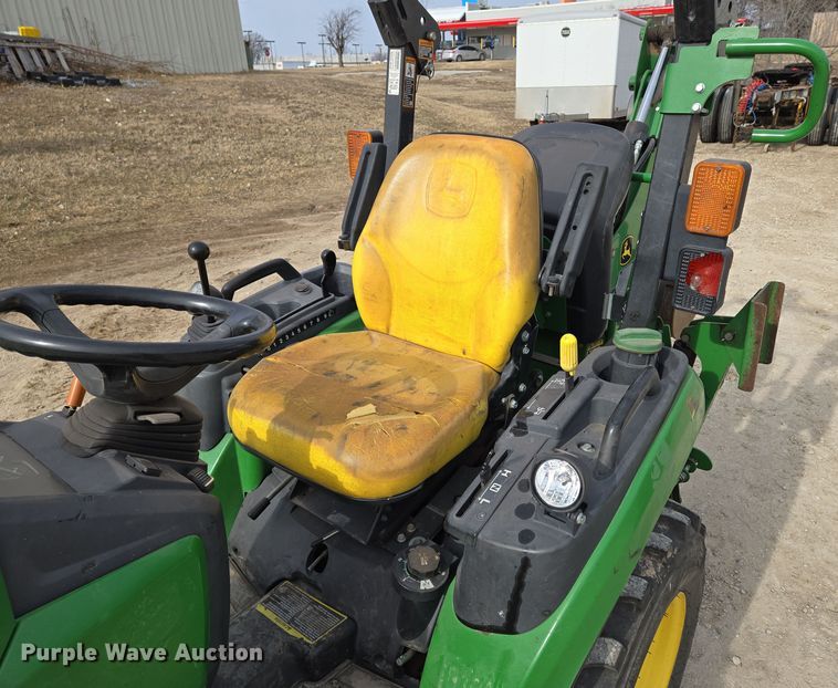 image for item EO0600 2018 John Deere 2025R MFWD tractor