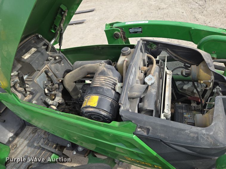 image for item EO0600 2018 John Deere 2025R MFWD tractor