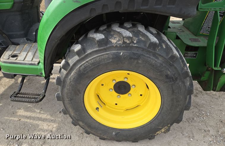 image for item EO0600 2018 John Deere 2025R MFWD tractor