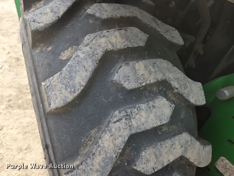 image for item EO0600 2018 John Deere 2025R MFWD tractor