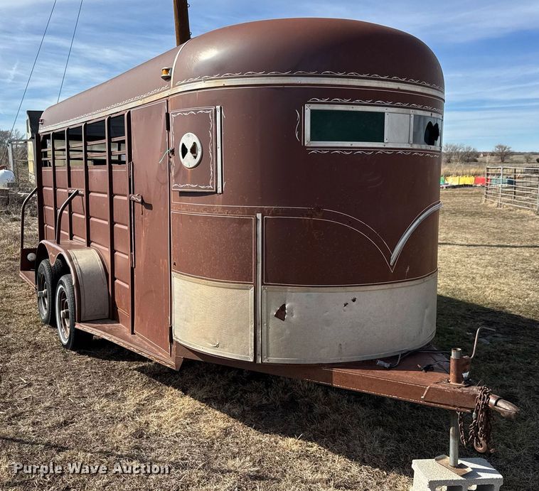 image for item EQ1086 1981 W-W livestock trailer