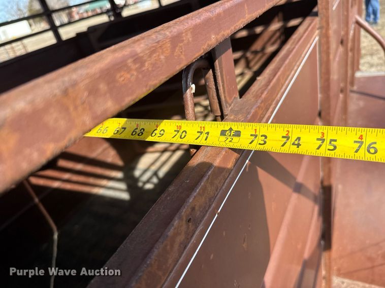 image for item EQ1086 1981 W-W livestock trailer