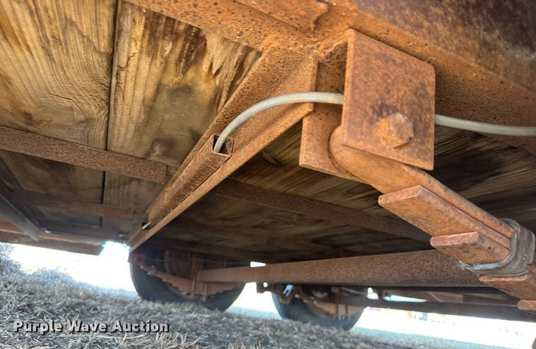 image for item EQ1086 1981 W-W livestock trailer