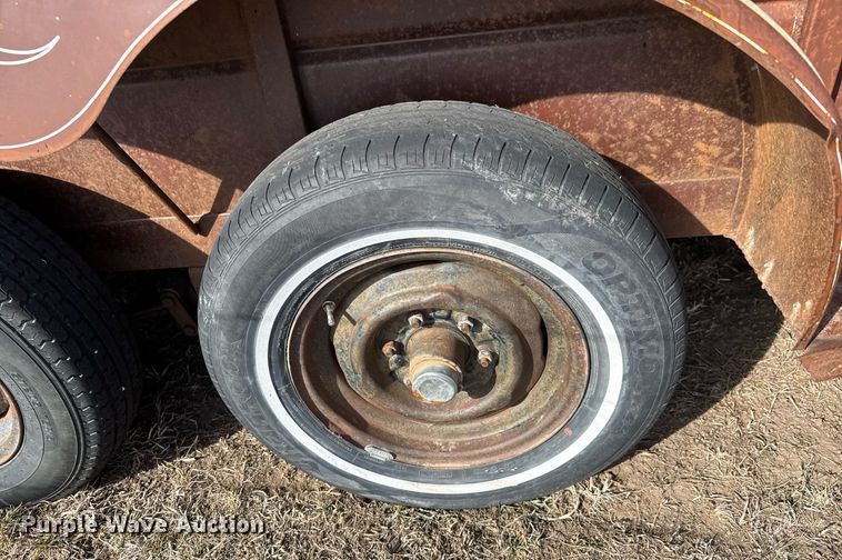image for item EQ1086 1981 W-W livestock trailer