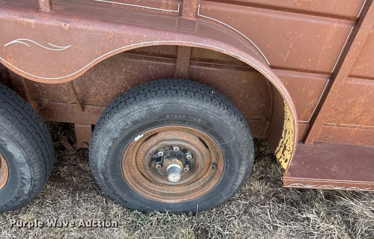 image for item EQ1086 1981 W-W livestock trailer