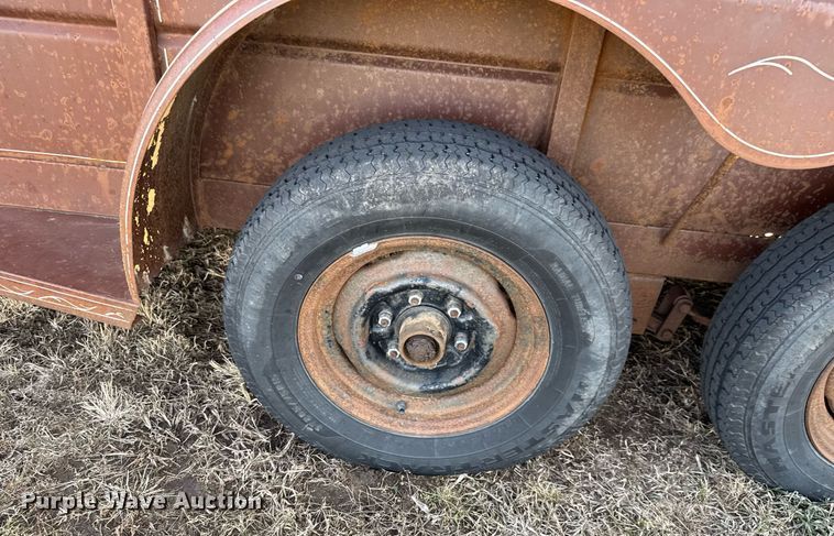image for item EQ1086 1981 W-W livestock trailer