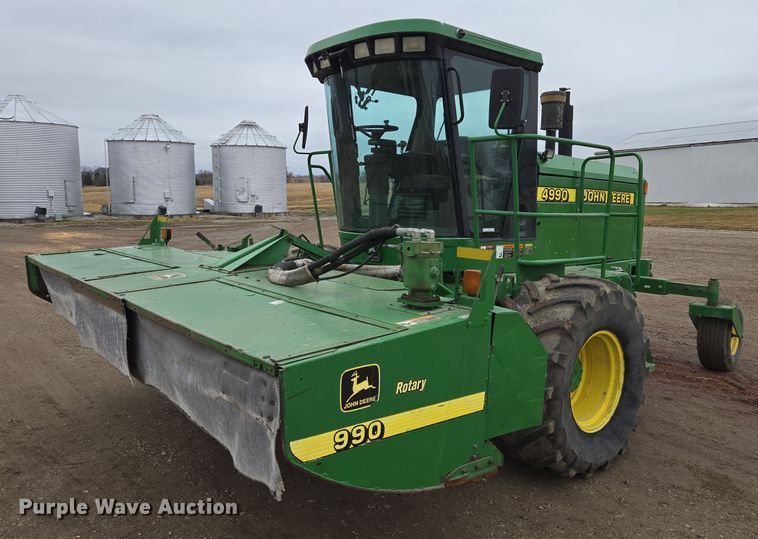 image for item EQ3956 2000 John Deere 4990 SP swather / windrower