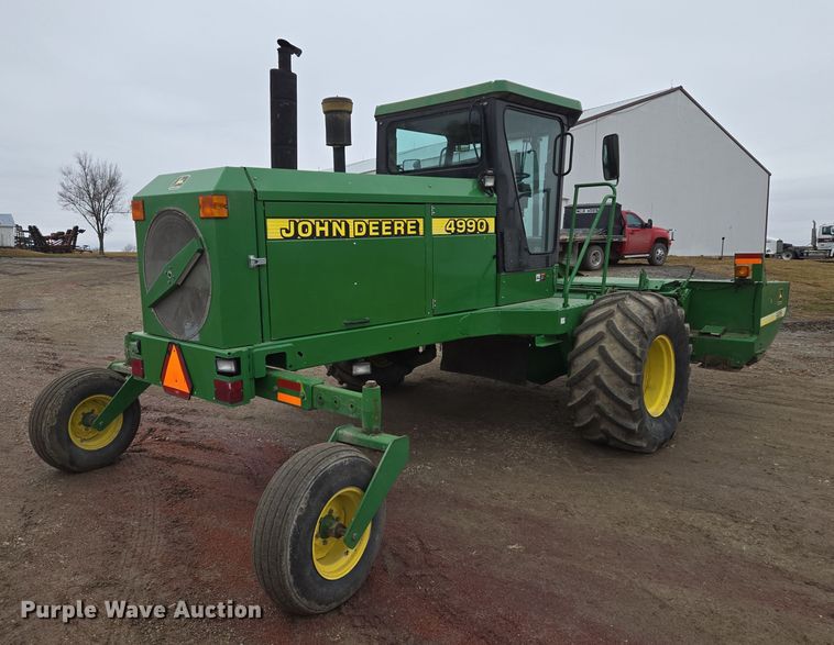 image for item EQ3956 2000 John Deere 4990 SP swather / windrower