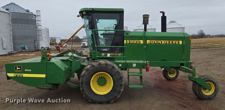 image for item EQ3956 2000 John Deere 4990 SP swather / windrower