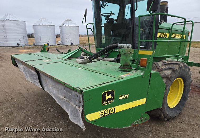 image for item EQ3956 2000 John Deere 4990 SP swather / windrower