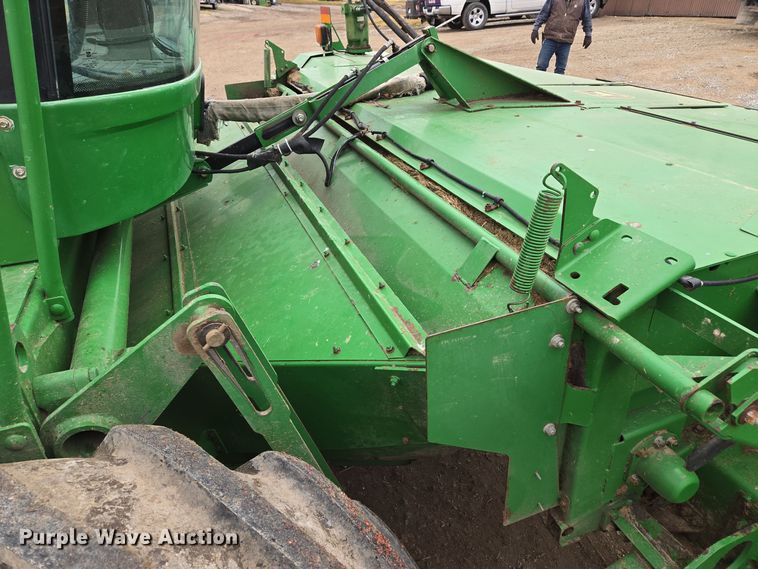 image for item EQ3956 2000 John Deere 4990 SP swather / windrower