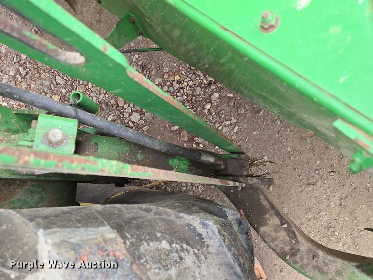 image for item EQ3956 2000 John Deere 4990 SP swather / windrower