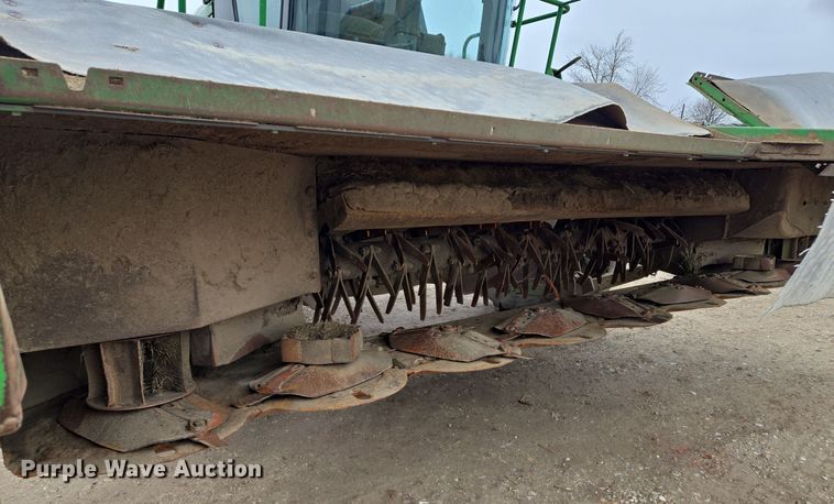 image for item EQ3956 2000 John Deere 4990 SP swather / windrower