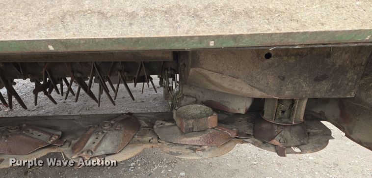 image for item EQ3956 2000 John Deere 4990 SP swather / windrower