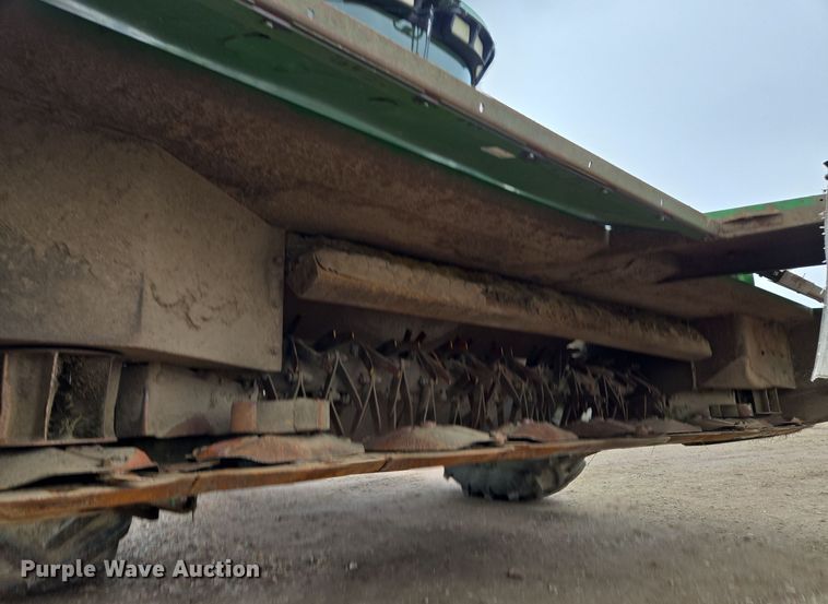 image for item EQ3956 2000 John Deere 4990 SP swather / windrower