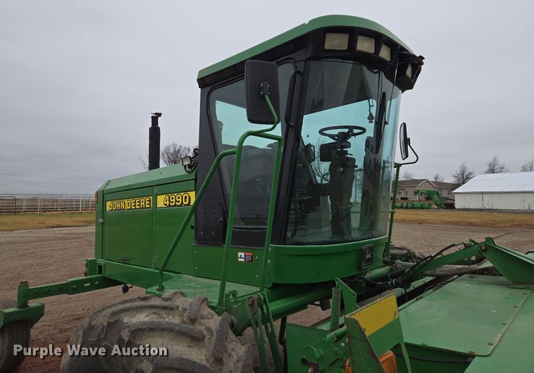 image for item EQ3956 2000 John Deere 4990 SP swather / windrower