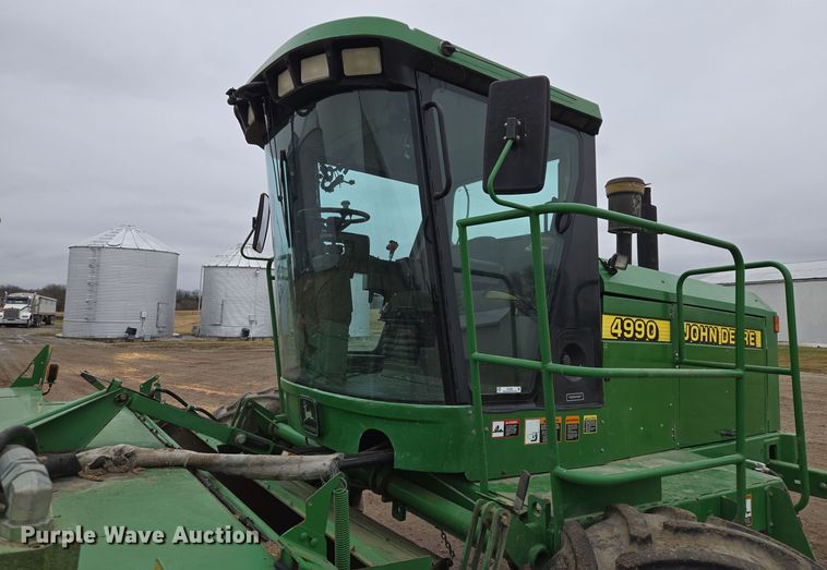 image for item EQ3956 2000 John Deere 4990 SP swather / windrower