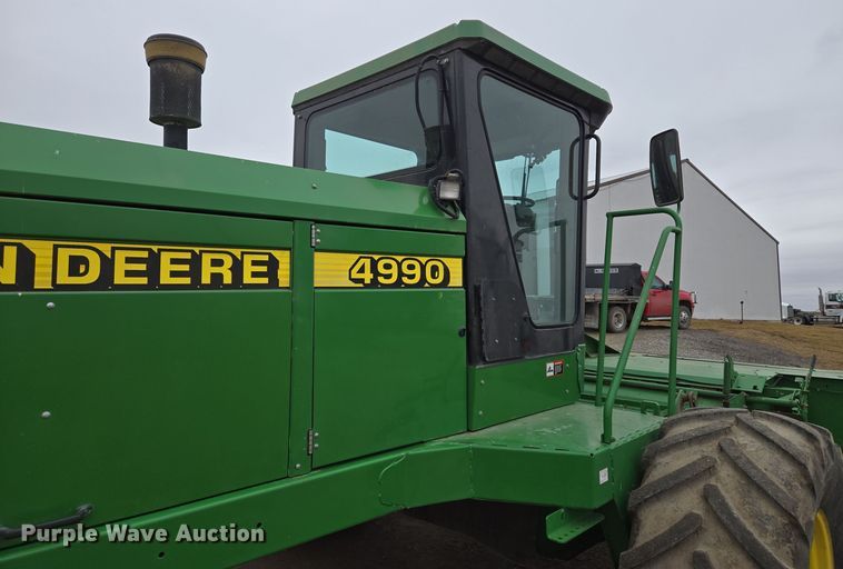 image for item EQ3956 2000 John Deere 4990 SP swather / windrower