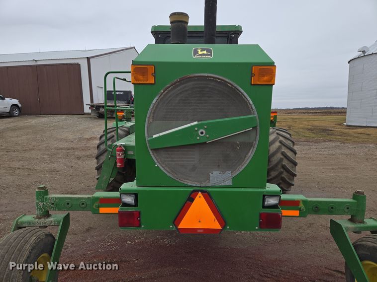 image for item EQ3956 2000 John Deere 4990 SP swather / windrower