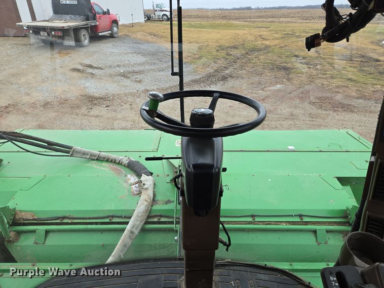 image for item EQ3956 2000 John Deere 4990 SP swather / windrower