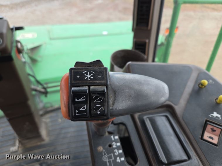 image for item EQ3956 2000 John Deere 4990 SP swather / windrower