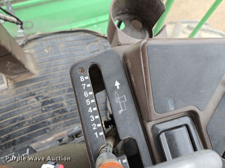 image for item EQ3956 2000 John Deere 4990 SP swather / windrower