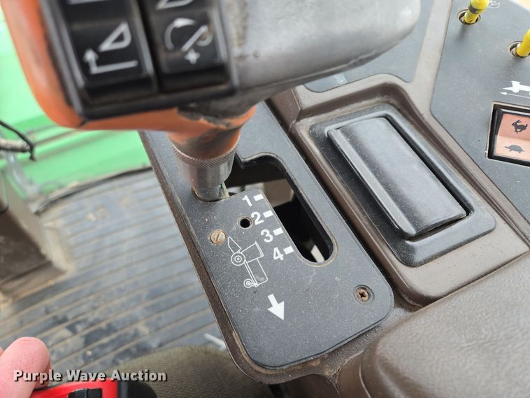 image for item EQ3956 2000 John Deere 4990 SP swather / windrower