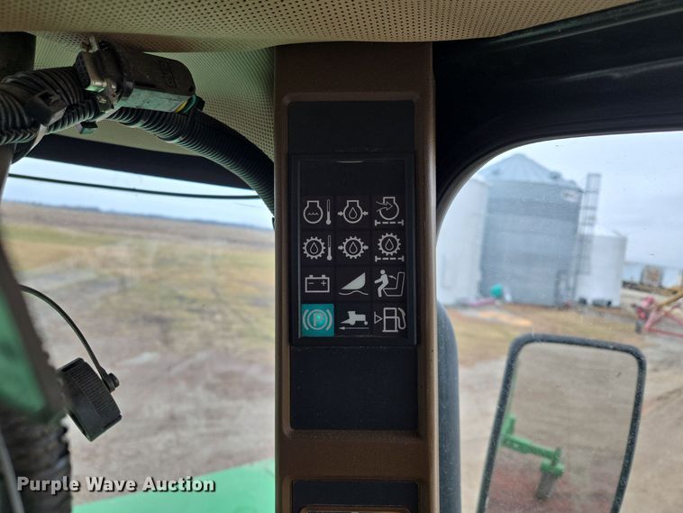 image for item EQ3956 2000 John Deere 4990 SP swather / windrower