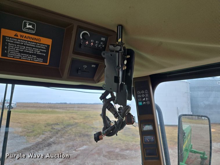 image for item EQ3956 2000 John Deere 4990 SP swather / windrower