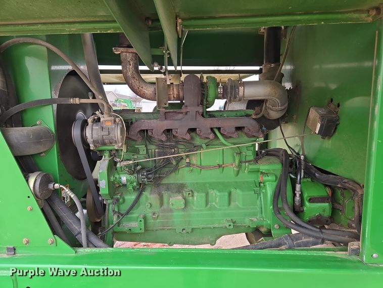 image for item EQ3956 2000 John Deere 4990 SP swather / windrower