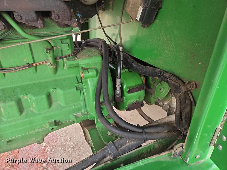 image for item EQ3956 2000 John Deere 4990 SP swather / windrower