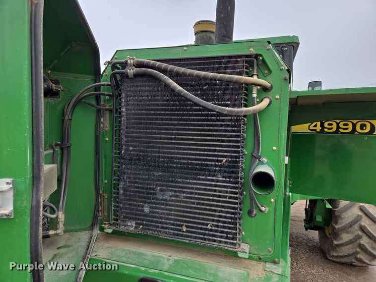 image for item EQ3956 2000 John Deere 4990 SP swather / windrower