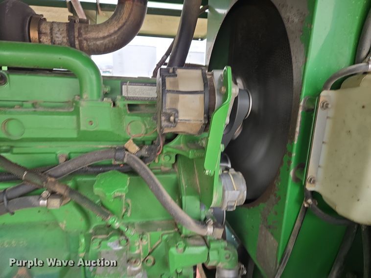 image for item EQ3956 2000 John Deere 4990 SP swather / windrower