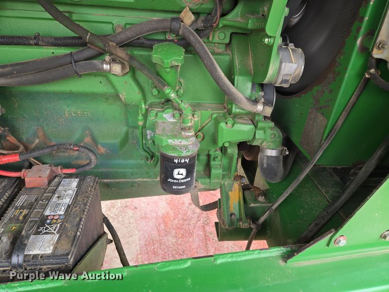 image for item EQ3956 2000 John Deere 4990 SP swather / windrower