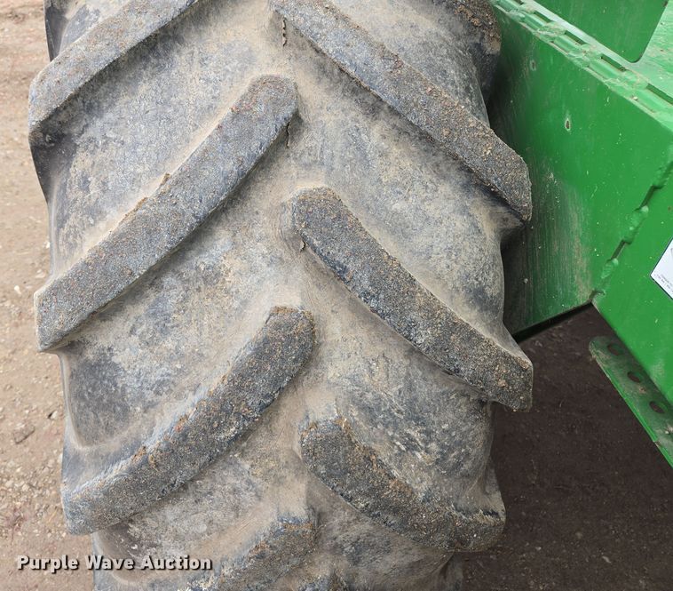 image for item EQ3956 2000 John Deere 4990 SP swather / windrower