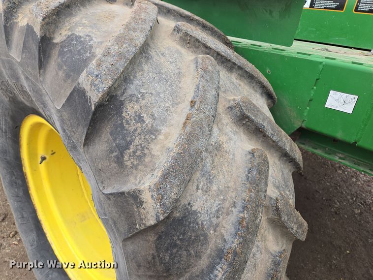 image for item EQ3956 2000 John Deere 4990 SP swather / windrower