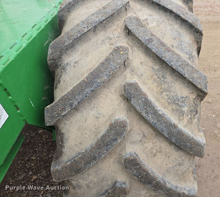 image for item EQ3956 2000 John Deere 4990 SP swather / windrower