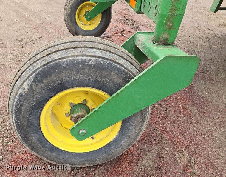 image for item EQ3956 2000 John Deere 4990 SP swather / windrower