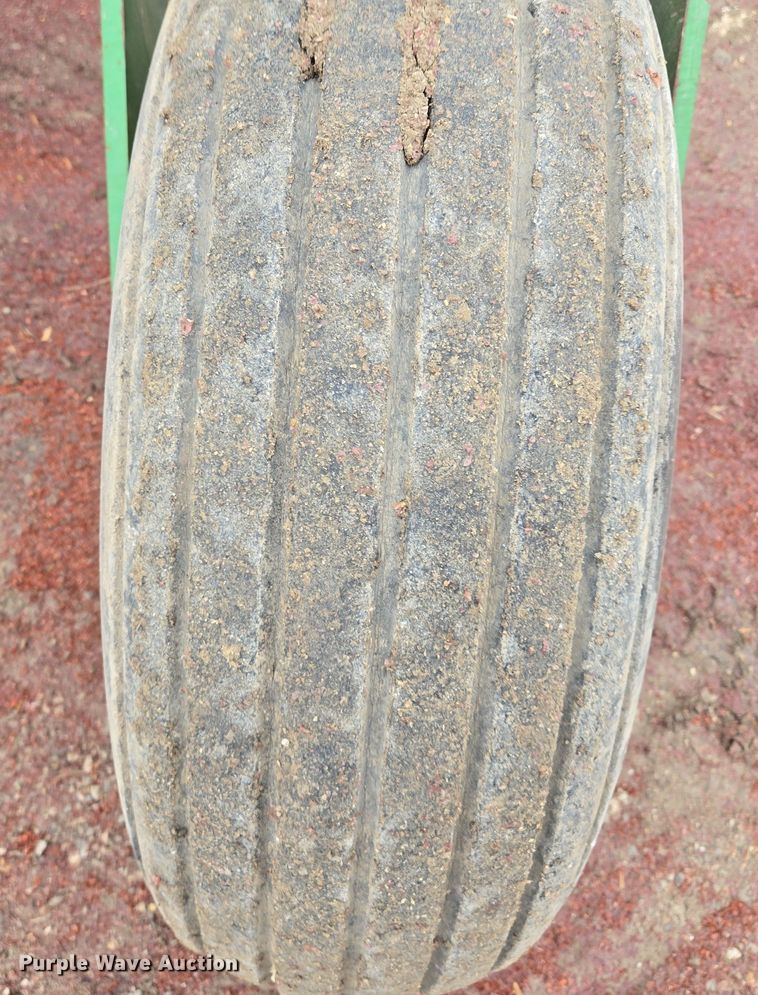 image for item EQ3956 2000 John Deere 4990 SP swather / windrower