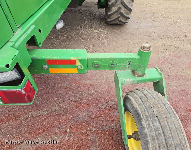 image for item EQ3956 2000 John Deere 4990 SP swather / windrower