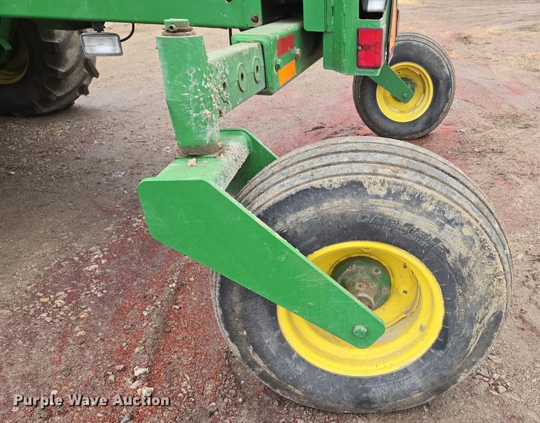 image for item EQ3956 2000 John Deere 4990 SP swather / windrower