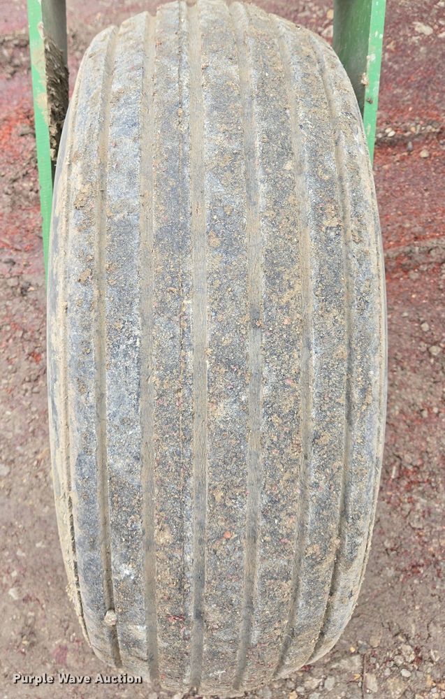 image for item EQ3956 2000 John Deere 4990 SP swather / windrower