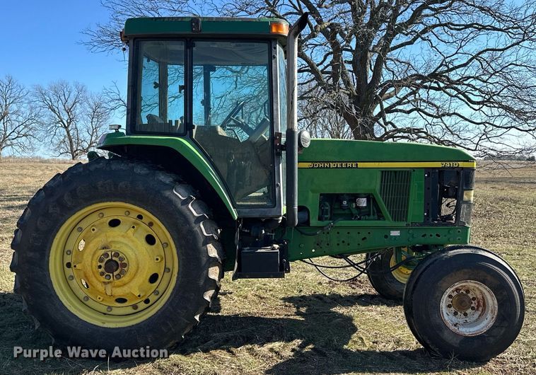 image for item ER4998 1997 John Deere 7410 tractor