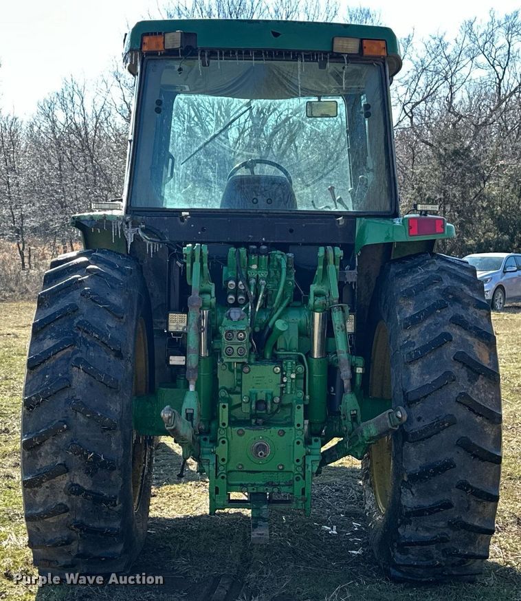 image for item ER4998 1997 John Deere 7410 tractor